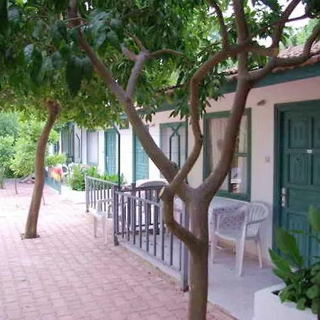 Mutlu Motel